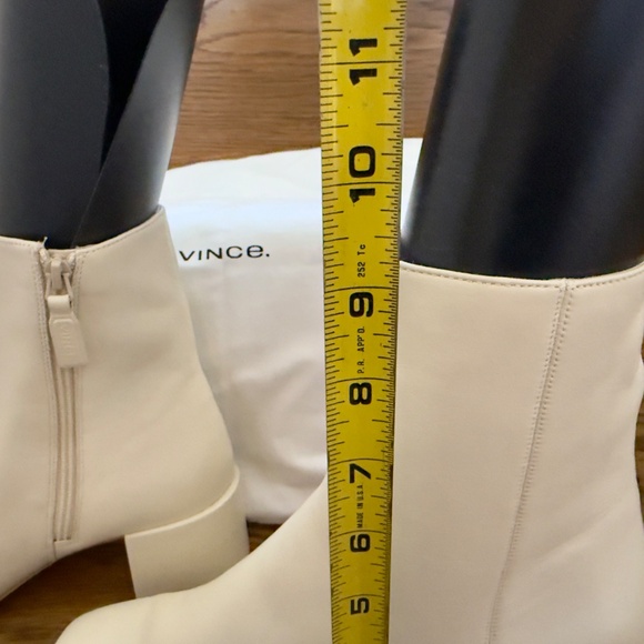 Vince Kaye Bootie Light Beige Leather 9 NWOT - Picture 3 of 14
